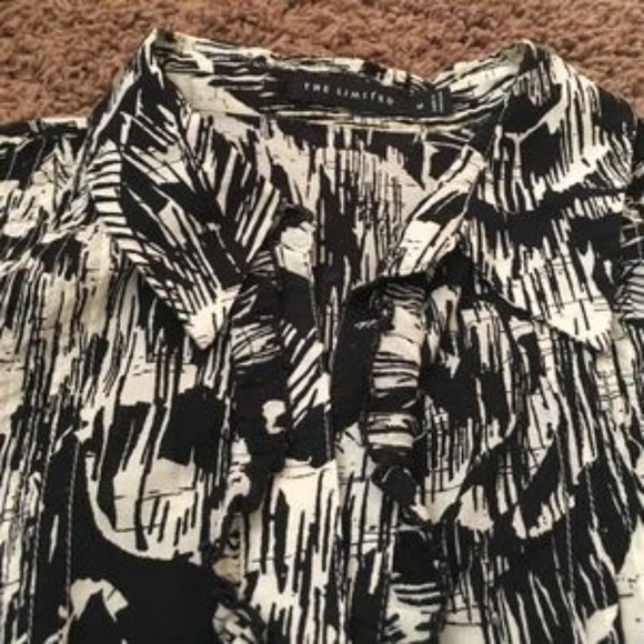 The Limited Floral Design Button Down - Picture 9 of 9